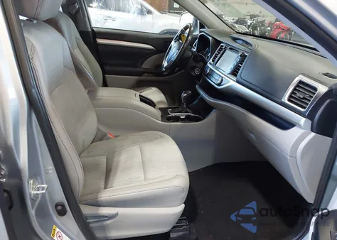2019 Toyota Highlander Le Plus z USA, uszkodzony, nr VIN 5TDBZRFHXKS926518